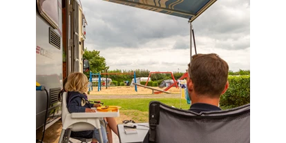 Campingplätze - Geschirrspülbecken - Ferienplätze im Spielplatzbereich - Ostsee-Campingplatz Kagelbusch