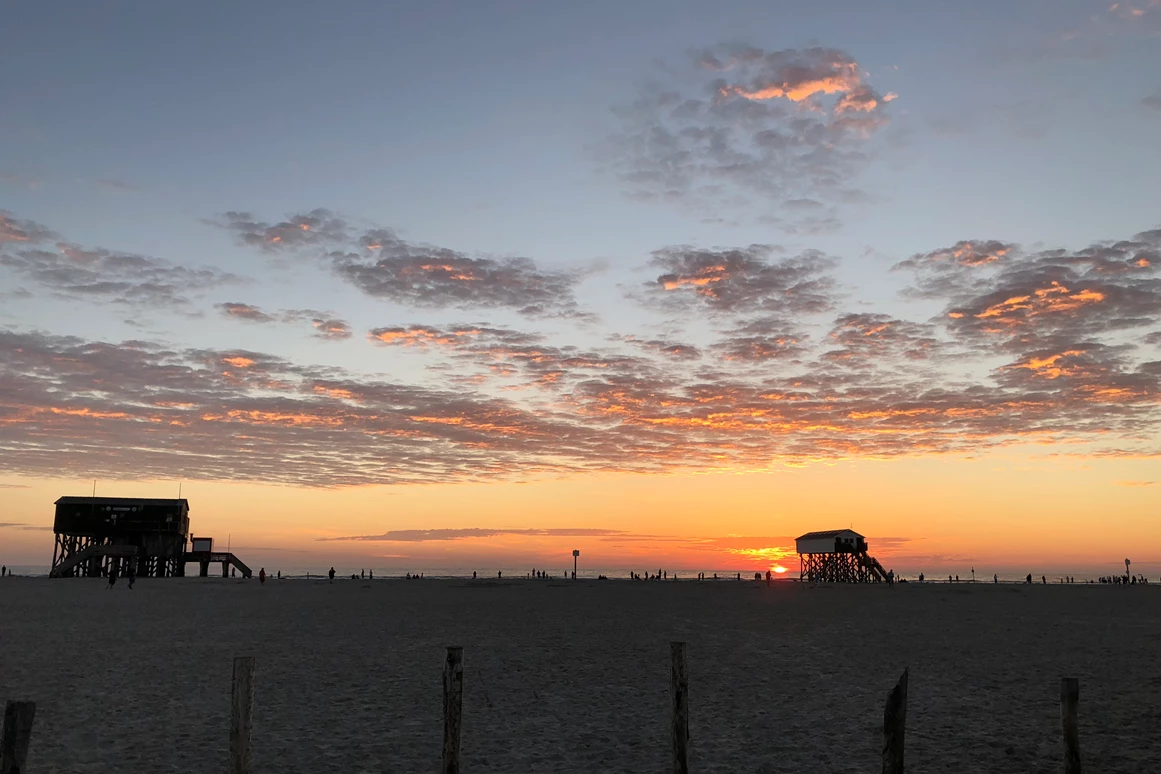 Campingplatz: Sonnenuntergang am Strand - Reisemobilhafen St. Peter-Ording
