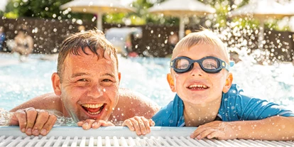 Campingplätze - Geschirrspülbecken - Für den perfekten Urlaub darf ein beheizter Außenpool nicht fehlen! - Camping- und Ferienpark Wulfener Hals