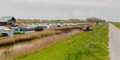 Campingplätze - Geschirrspülbecken - Deich - Strandcamping Wallnau